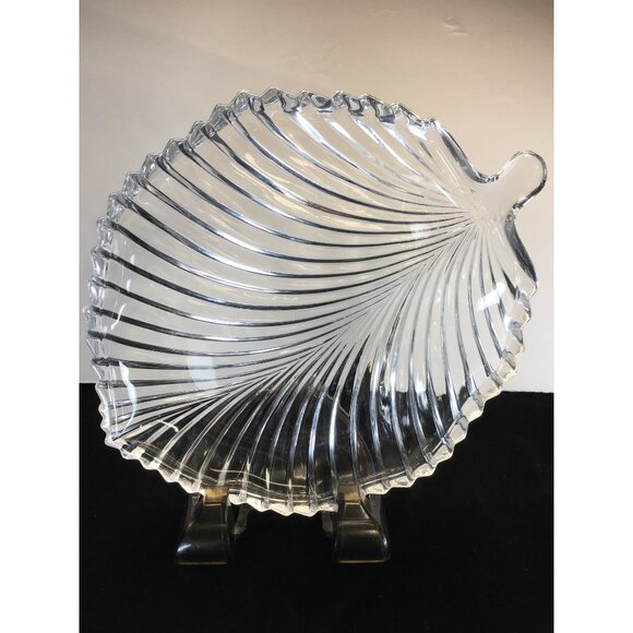Vintage Mikasa Diamond Fire Leaf Shaped Serving Platter Crystal Cut Glass 8'' - Picture 5 of 7